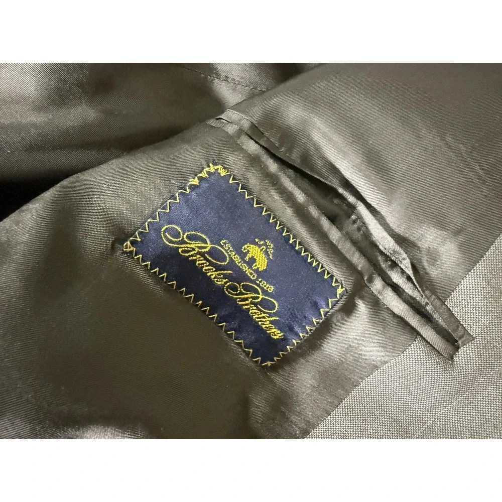VINTAGE Brooks Brothers Suit Adult 38S Beige Wool Cuffed Hem 2 Piece Mens